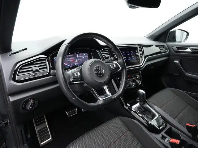 Volkswagen T-Roc 1.5 TSI 150 pk DSG Style Business | Panoramadak | Trekhaak | Achteruitrijcamera | S...