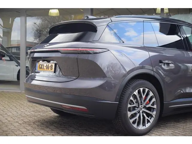 NIO EL6