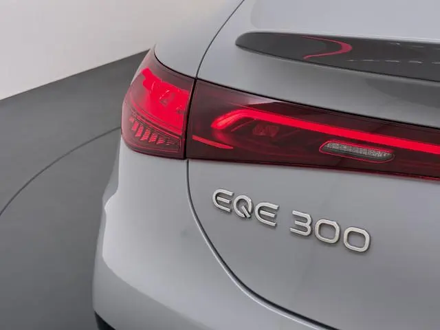 Mercedes-Benz EQE 300 AMG Line 90 kWh | Luchtvering Pano Memory Night