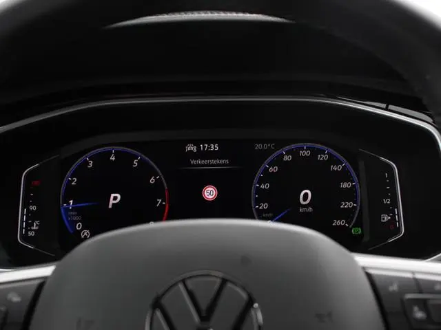 Volkswagen T-Roc 1.5 eTsi R-Line Edition Automaat Camera Navigatie Apple Carplay/Android Auto Climat...