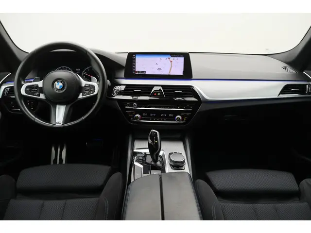 BMW 5-serie Touring 520i High Executive Climate, Camera, Cruise, Navigatie, Bluetooth, Sportstoelen,...
