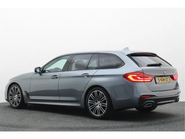 BMW 5-serie Touring 520i High Executive Climate, Camera, Cruise, Navigatie, Bluetooth, Sportstoelen,...