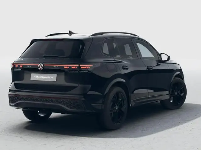 Volkswagen Tiguan R-Line Edition 1.5 eHybrid 272 PK 6 versn. DSG · Black Style Pakket · Panoramaschu...