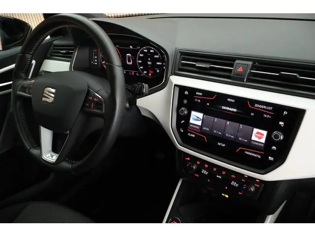 SEAT Arona 1.0 TSI 116pk Xcellence Business Intense Trekhaak Camera Keyless LED Beats Virtual Cockpi...