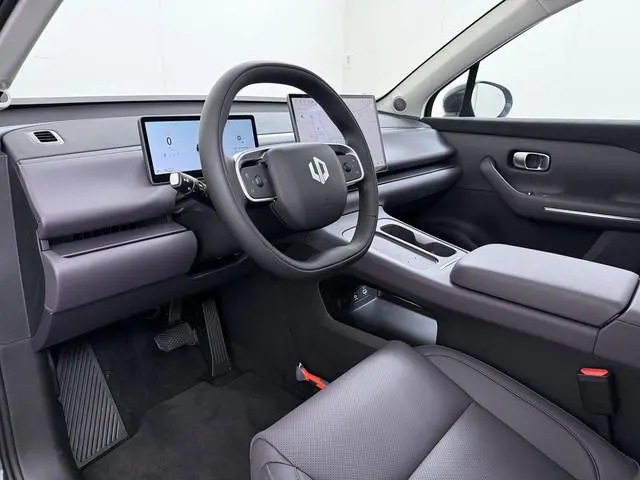 Leapmotor C10