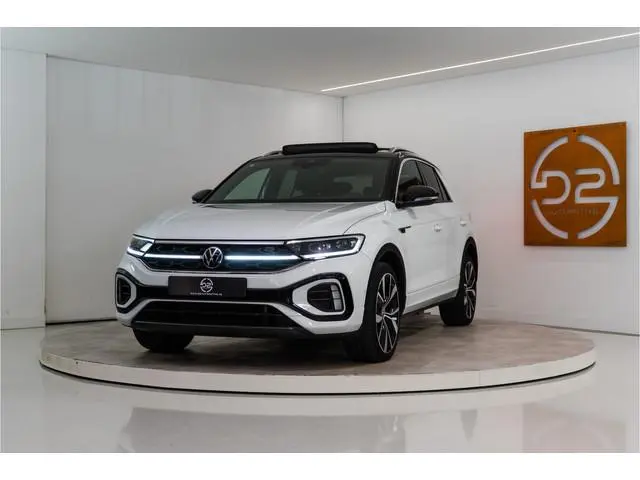 Volkswagen T-Roc 1.5 TSI 2x R-Line 150PK | Pano | Camera | IQ Light | 19'' R | 12 MND Garantie