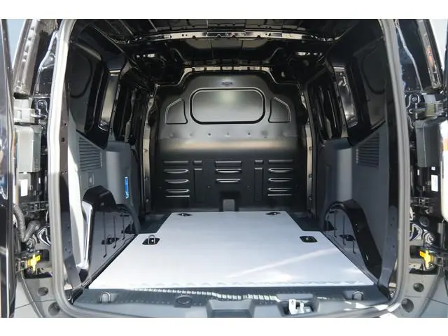 Ford E-Transit Courier