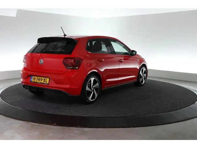 Volkswagen Polo 2.0 TSI GTI | TREKHAAK | CARPLAY | STOELVERW. |