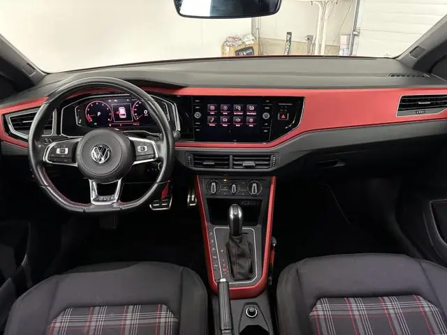 Volkswagen Polo 2.0 TSI GTI | TREKHAAK | CARPLAY | STOELVERW. |