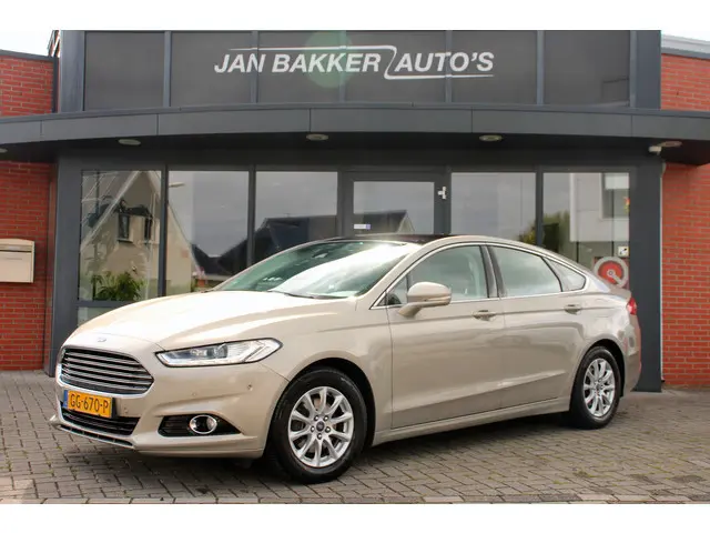 Ford Mondeo 1.5 Titanium ✅ Trekhaak ✅ Navi ✅ Panoramadak