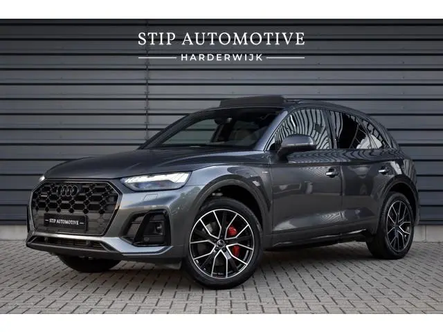 Audi Q5 50 TFSI e Competition | Panorama | 20'' Wielen | RS-Seats | Matrix | Sfeerverlichting | Came...