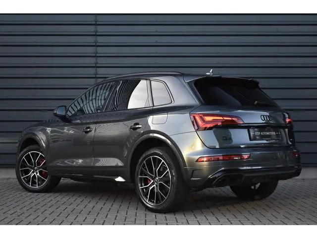 Audi Q5 50 TFSI e Competition | Panorama | 20'' Wielen | RS-Seats | Matrix | Sfeerverlichting | Came...