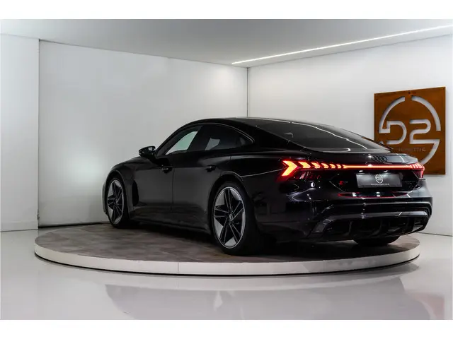 Audi e-tron GT RS 93 kWh 600PK | B&O | Pano | Carbon | Luchtvering | Matrix | VOL! 12 MND Garantie