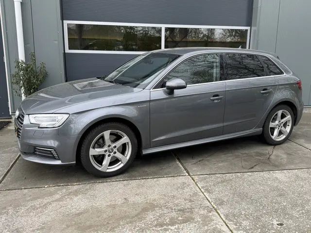 Audi A3 Sportback 1.4 e-tron 204pk Sport PHEV Adaptive Cruise control Sportstoelen Climate Control S...
