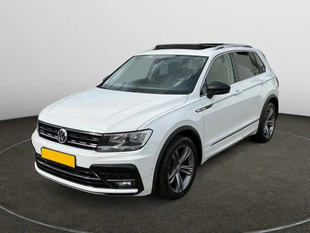 Volkswagen Tiguan 1.4 TSI 175pk R-Line Aut- Panoramadak, Stuur/Stoelverwarming, Virtual Cockpit, Car...