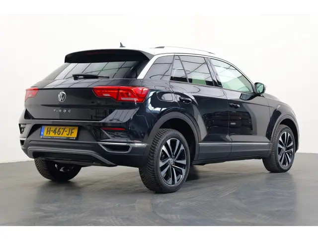 Volkswagen T-Roc 1.5 TSI Sport | Automaat | Digitaal dashboard | 17'' licht metaal