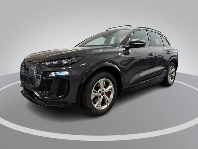 Audi Q6 e-tron edition 83 kWh 252pk · SOH 96,3% · Panoramadak · 360 Camera · Inklap. Trekhaak ·  Luc...