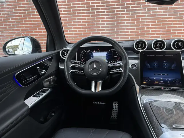Mercedes-Benz GLC-klasse 300de 4MATIC AMG Line |Pano|Luchtvering|4WB|