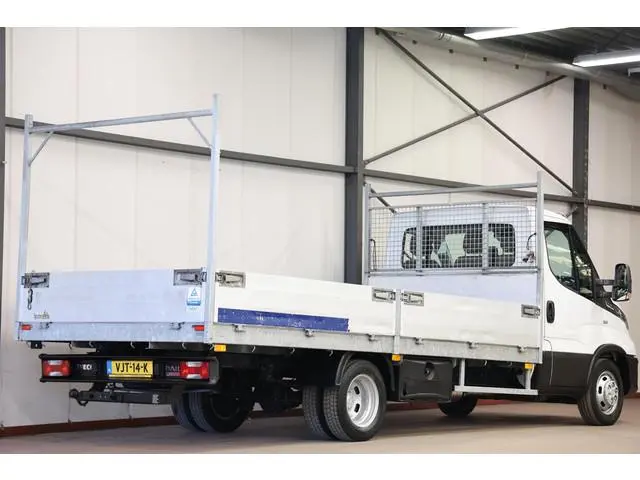 Iveco Daily 35C18H 3.0 AUTOMAAT TREKHAAK OPEN LAADBAK