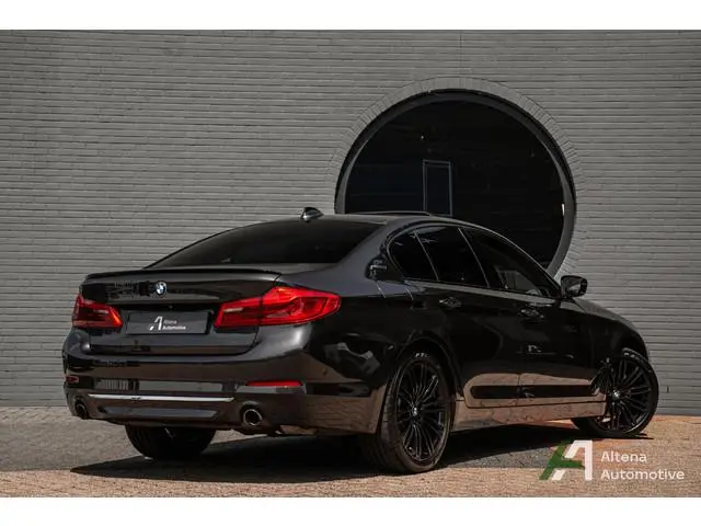 BMW 5-serie 530e iPerformance Executive schuifdak, comfort stoelen, driving assistant, parking assis...