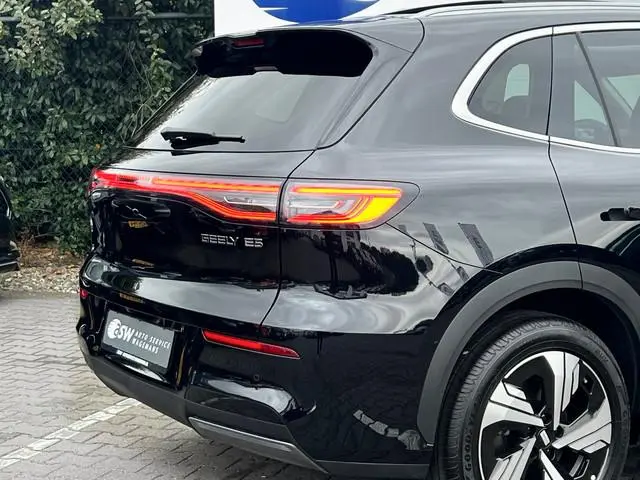 Geely E5