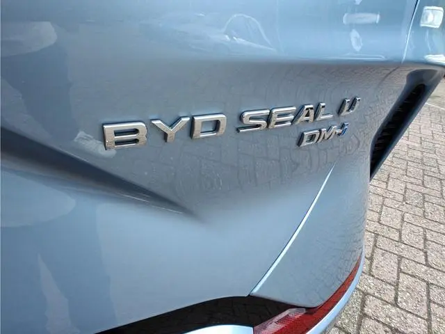 BYD SEAL U
