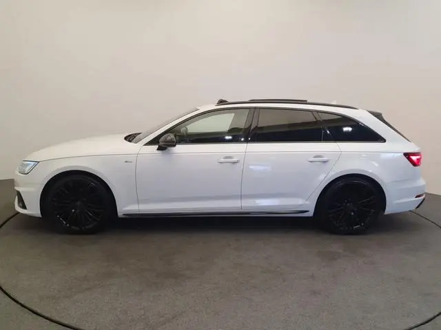 Audi A4 Avant 40 TFSI Sport S line black edition Panorama dak, ACC, Camera