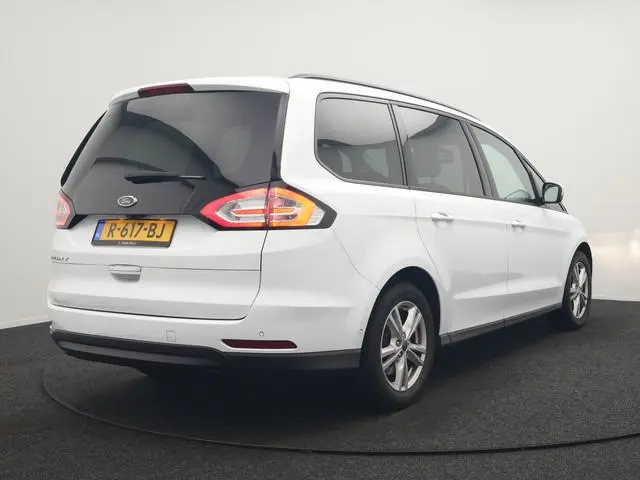 Ford Galaxy 2.0 Titanium Automaat 7 Persoons 241pk | Camera | Apple Carplay | Voorstoelen Verwarmd |...