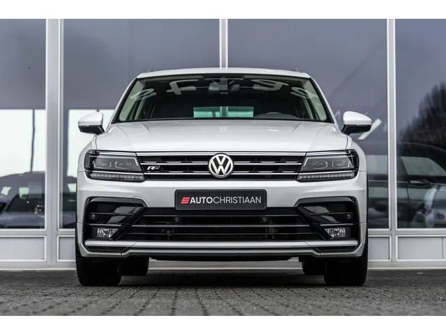 Volkswagen Tiguan 1.5 TSI ACT Highline Business R | Pano | E-Trekhaak