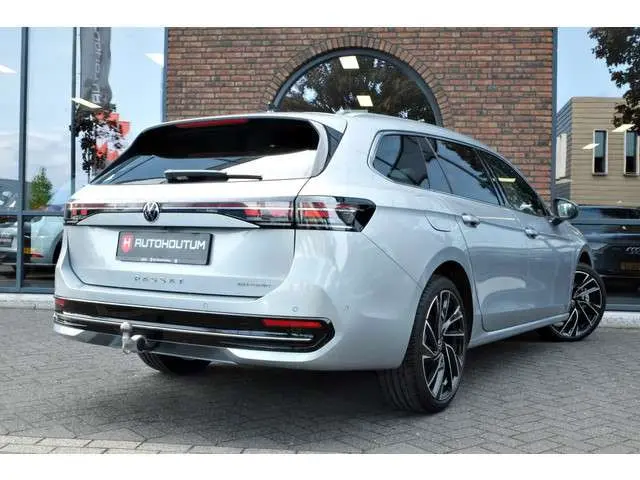 Volkswagen Passat Variant 1.5 eHybrid Elegance Business Trekhaak, Panoramadak, Achteruitrijcamera