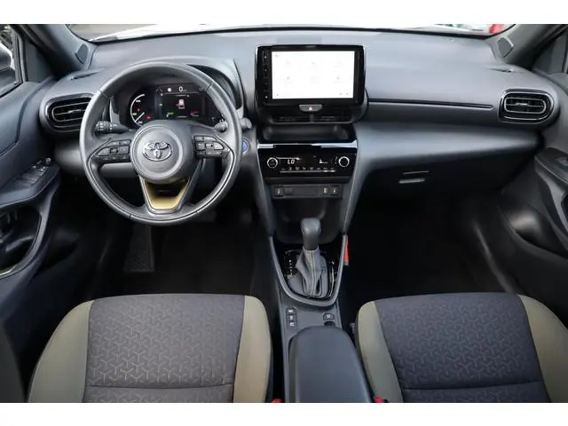 Toyota Yaris Cross 1.5 Hybrid Explore, LM Velgen, Parkeersensoren, Navi, Apple carplay / Android aut...