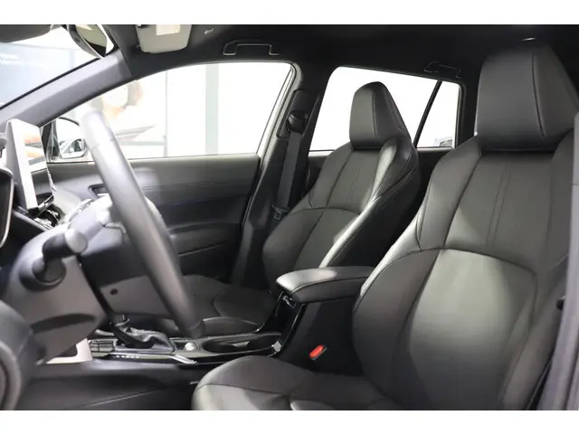 Toyota Corolla Cross 2.0 High Power Hybrid Launch Edition, Navigatie, Cruise Control, Climate Contro...