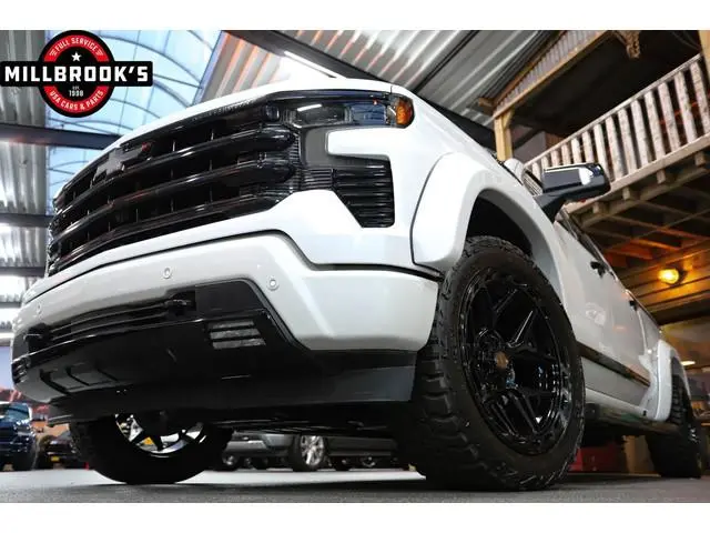 Chevrolet Silverado High Country 6.2 V8 420 PK uit voorraad leverbaar BPM VRIJ .
