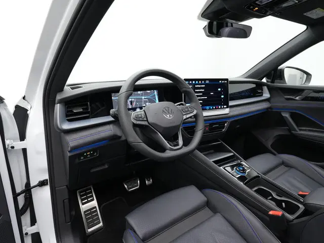 Volkswagen Tayron 1.5 eHybrid 272 pk R-Line Edition | Panoramadak | Trekhaak | Geheugen-/ventilaties...