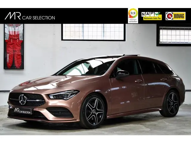 Mercedes-Benz CLA-klasse Shooting Brake 200 Business Solution AMG | Panoramadak | Apple Carplay | 1e...