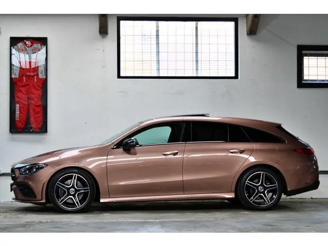 Mercedes-Benz CLA-klasse Shooting Brake 200 Business Solution AMG | Panoramadak | Apple Carplay | 1e...