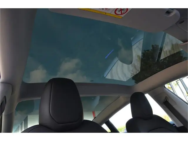Tesla Model 3 RWD 60 kWh Highland, AutoPilot4.0 (FSD 99,- p/mnd), LFP accu