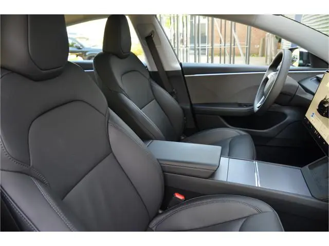 Tesla Model 3 RWD 60 kWh Highland, AutoPilot4.0 (FSD 99,- p/mnd), LFP accu