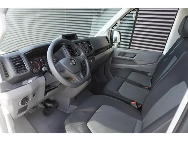 Volkswagen Crafter 180pk Automaat Bakwagen Laadklep Trekhaak Apple carplay Stoelverwarming Airco Cru...