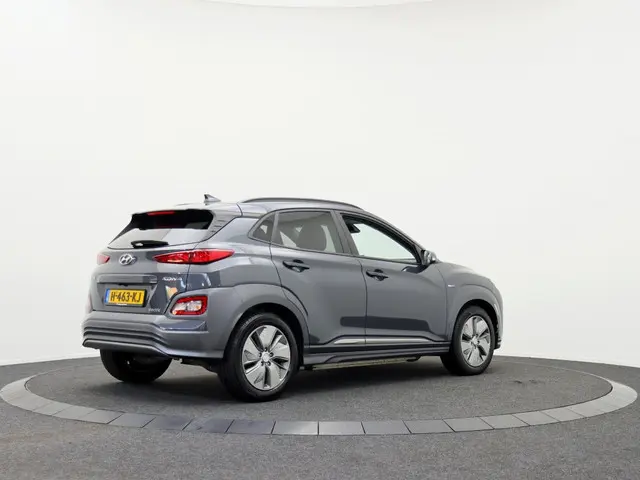 Hyundai Kona EV Premium 64 kWh | SOH 100% | 3-Fase | Warmtepomp