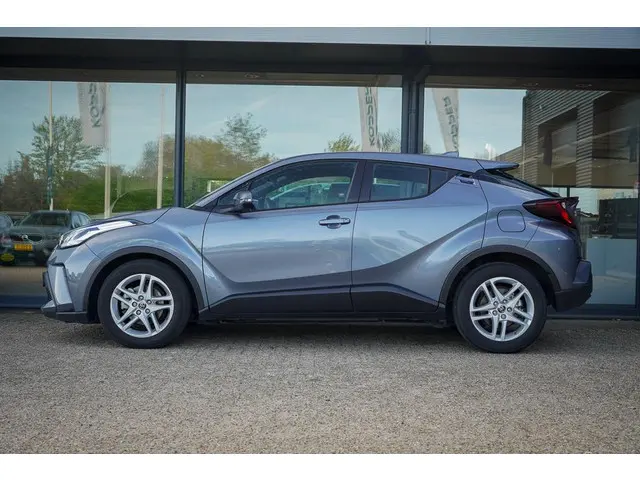 Toyota C-HR 1.8 Hybrid Dynamic / Carplay / Adaptive Cruise / Camera