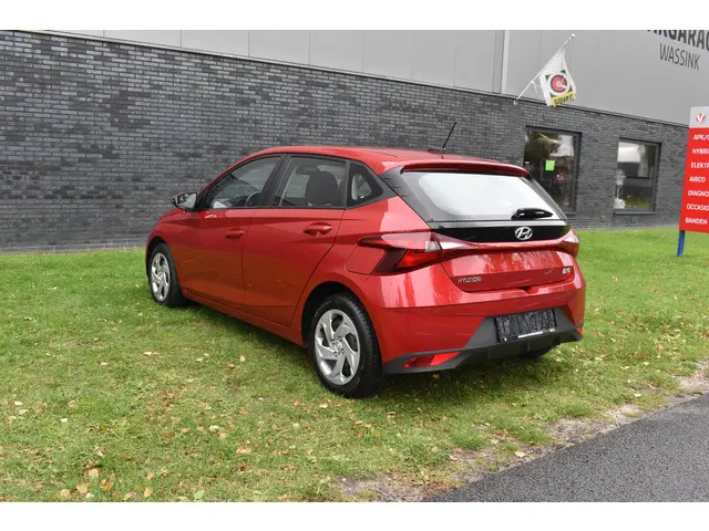 Hyundai i20 1.2 MPI Comfort Airco stuur/stoel verwarming Parkeersensoren achter btw auto