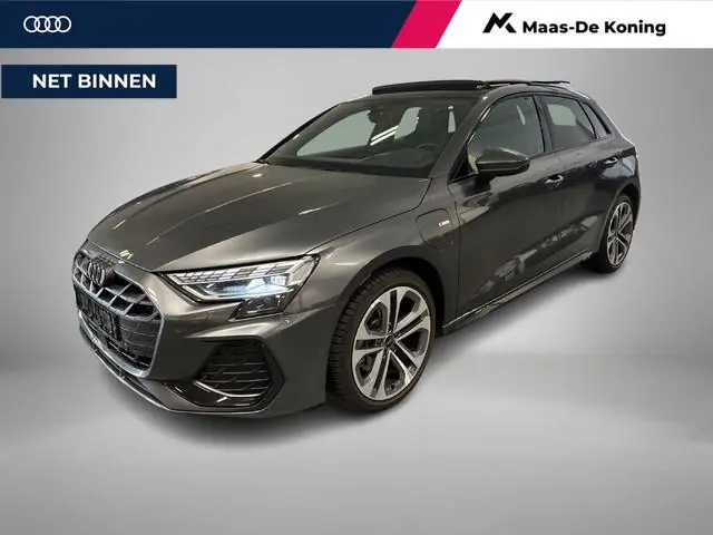 Audi A3 Sportback 40 TFSIe 204pk S-Tronic S Edition · Panoramadak · Camera · Sonos Sound · Dodehoeks...