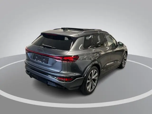 Audi Q6 e-tron S edition performance 100 kWh 306pk · SOH 97,9% · Panoramadak · 360 Camera · Inklap....