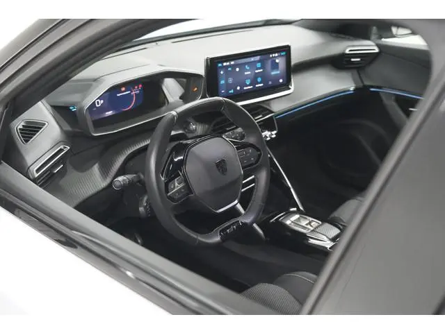 Peugeot e-2008 EV GT 50 kWh | 11 KW Laadfunctie | 360 Camera | Dodehoekdetectie | Apple Carplay