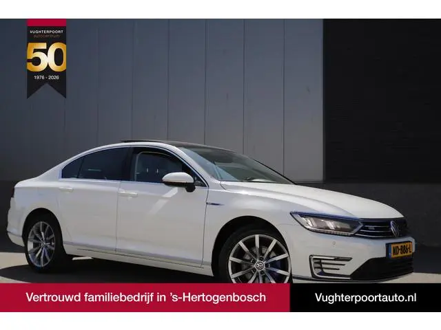 Volkswagen Passat 1.4 TSI GTE 218pk/*Highline*Adaptive/Virtual/Sunroof/Trekh./Leder/18"