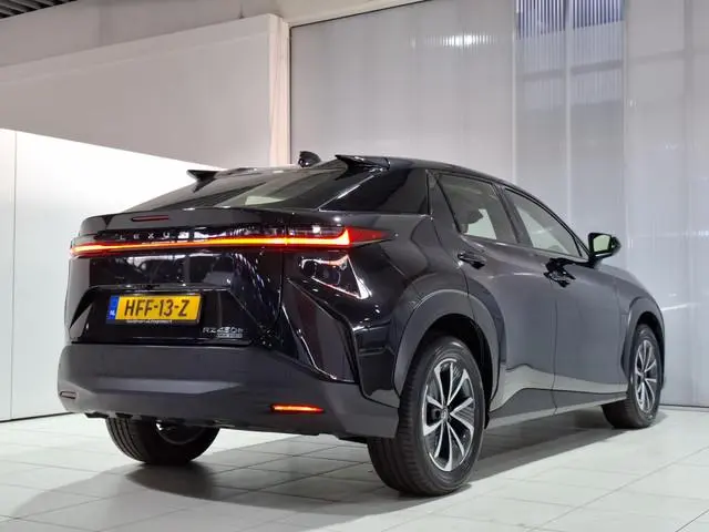 Lexus RZ