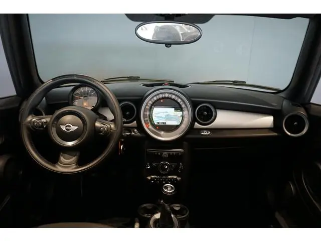 MINI Cabrio 1.6 + PDC / NAVIGATIE / 16'' LMV