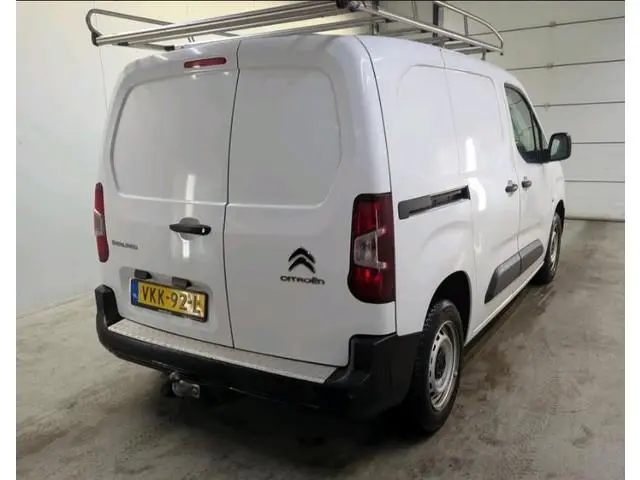 Citroën Berlingo 1.2 Benzine 111PK Euro6 / Distributie is vervangen  /Trekhaak / RVS imperiaal  / Sc...