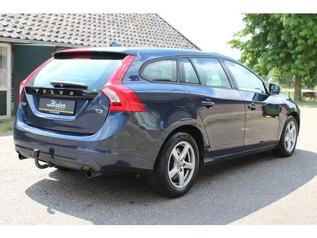 Volvo V60 1.6 T3 Momentum NAVI ECC CRUISE ORG NL 184000KM!!